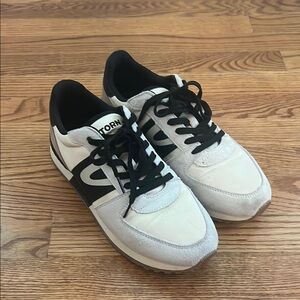 Tretorn Champagne and Black Sneakers Classic Low-Top Design